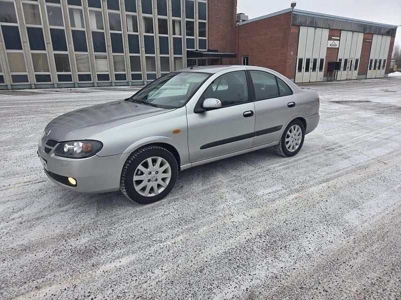 Begagnad Nissan Almera 116 HK (85 kW) 2005 Silver metalic Sedan