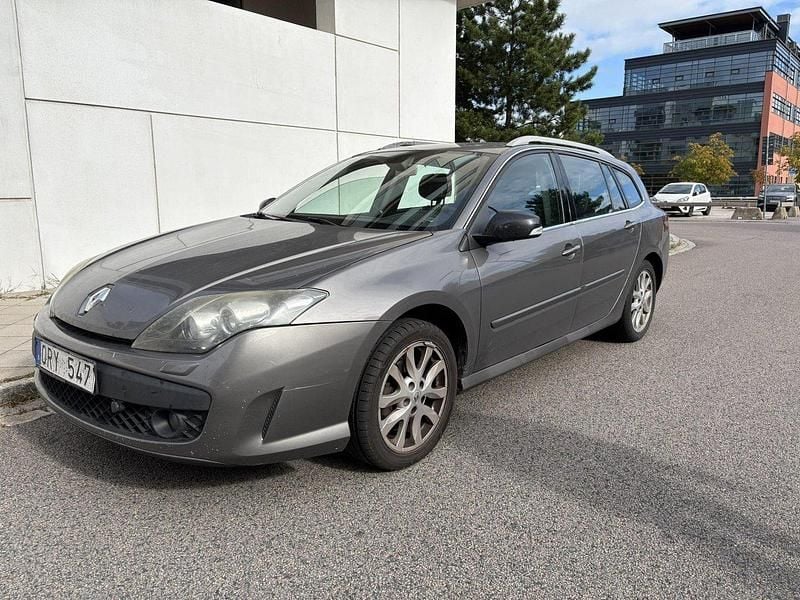 Grå Begagnad 2010 Renault Laguna GrandTour Kombi | 39 000 kr - Bild 1/4