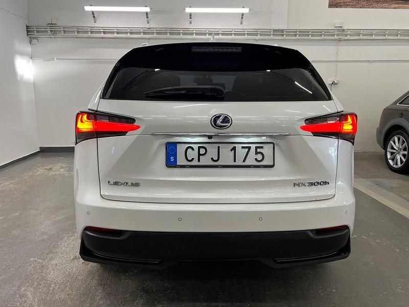 Begagnad Lexus NX300h Business Edition 197 HK (144 kW) 2014 Vit SUV