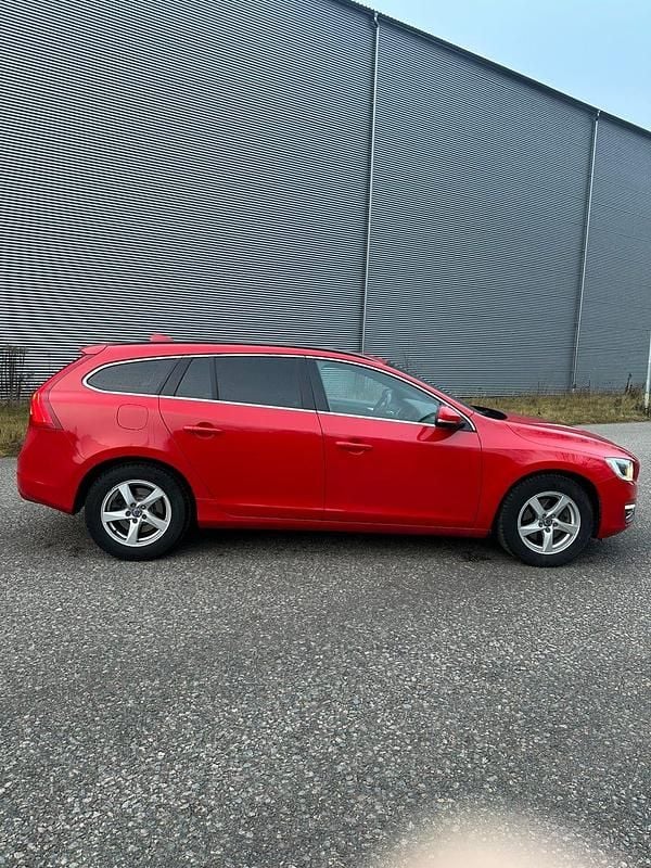 Begagnad Volvo V60 150 HK (110 kW) 2018 Kombi