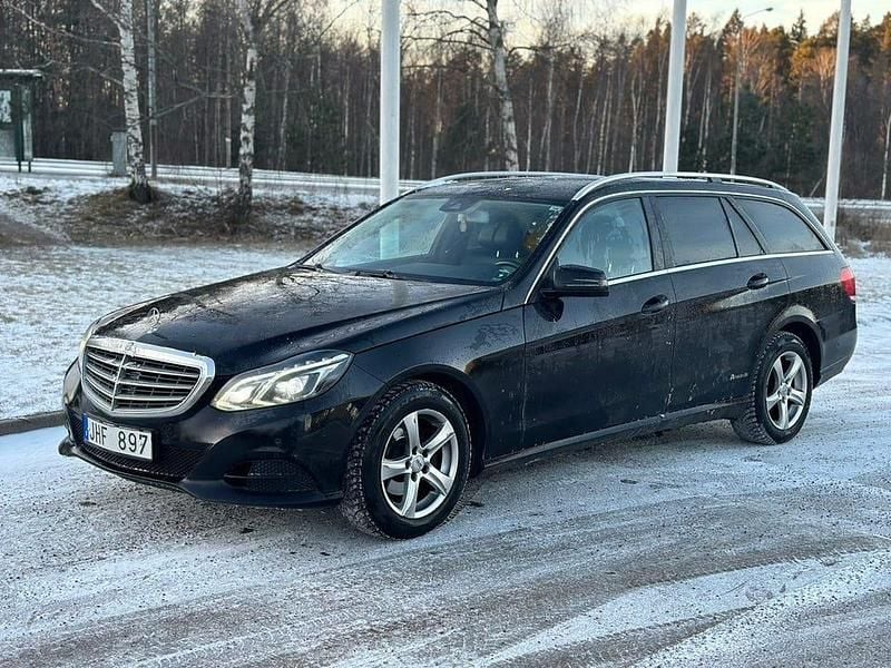 Svart Begagnad 2014 Mercedes E220 Kombi | 77 500 kr (Marknadspris) - Bild 1/4