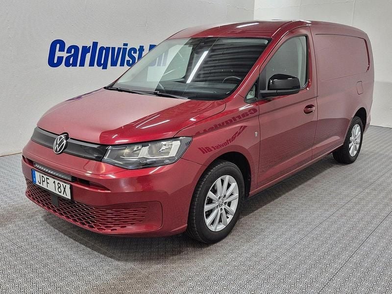 Röd (röd metallic) Begagnad 2023 VW Caddy Maxi Minibuss | 299 000 kr (Lite dyr) - Bild 1/4