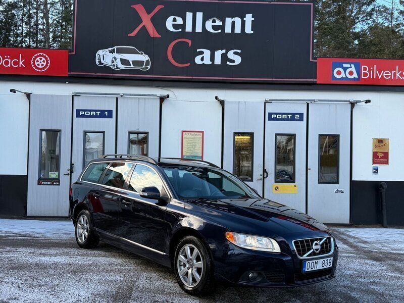 Mörkblå Begagnad 2011 Volvo V70 Momentum Kombi | 109 900 kr (Lite dyr) - Bild 1/4