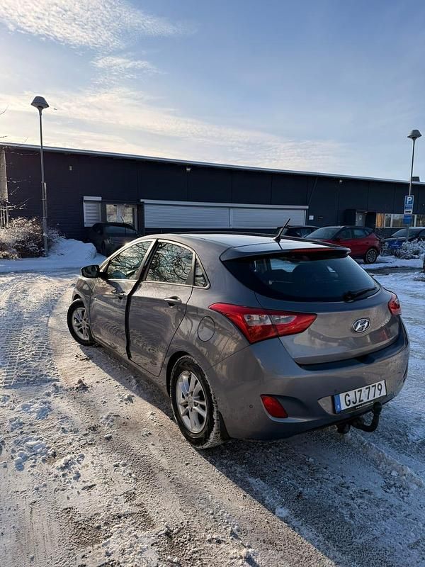 Begagnad Hyundai i30 110 HK (80 kW) 2014