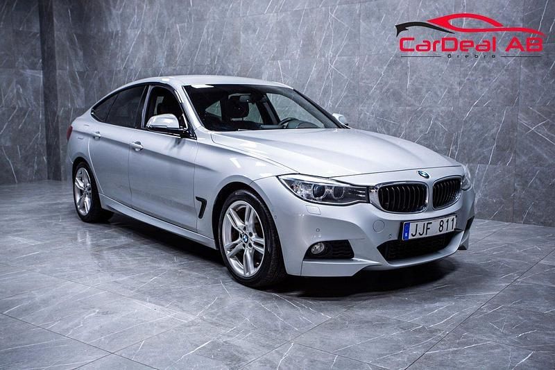 Silver Begagnad 2013 BMW 320 Gran Turismo M Sport Halvkombi | 118 800 kr (Lite dyr) - Bild 1/4