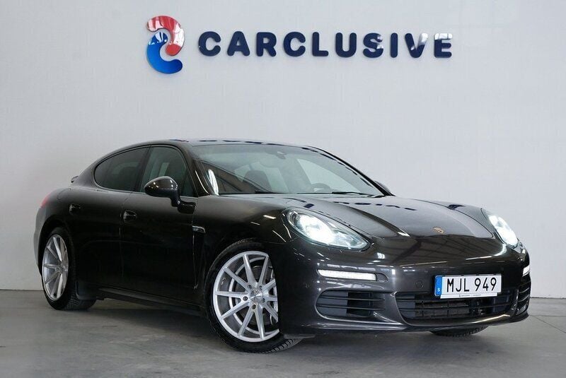 Mörkgrå Begagnad 2013 Porsche Panamera S Sedan | 329 900 kr - Bild 1/3