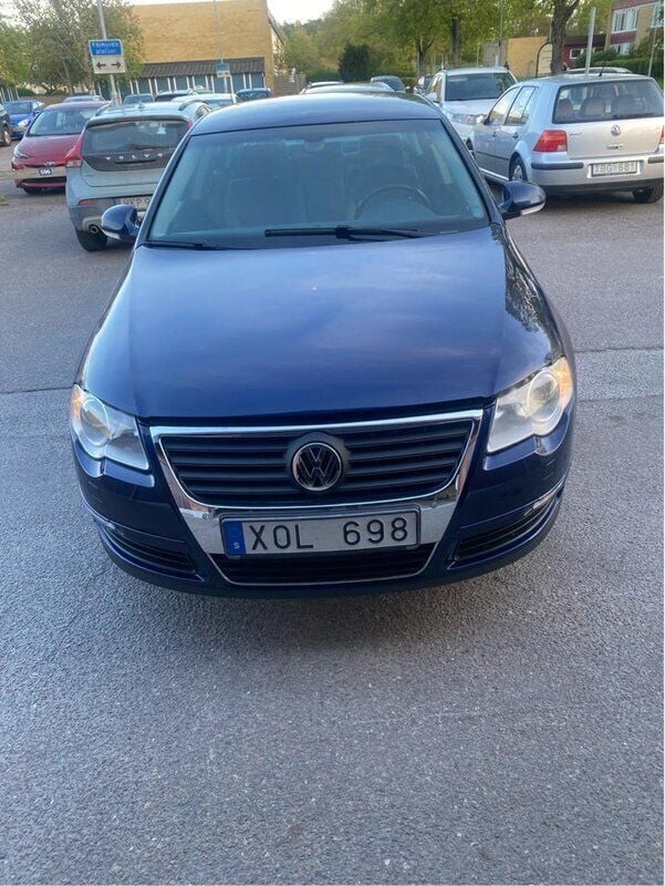 Blå Begagnad 2006 VW Passat Comfortline Sedan | 24 000 kr (Bra pris) - Bild 1/4