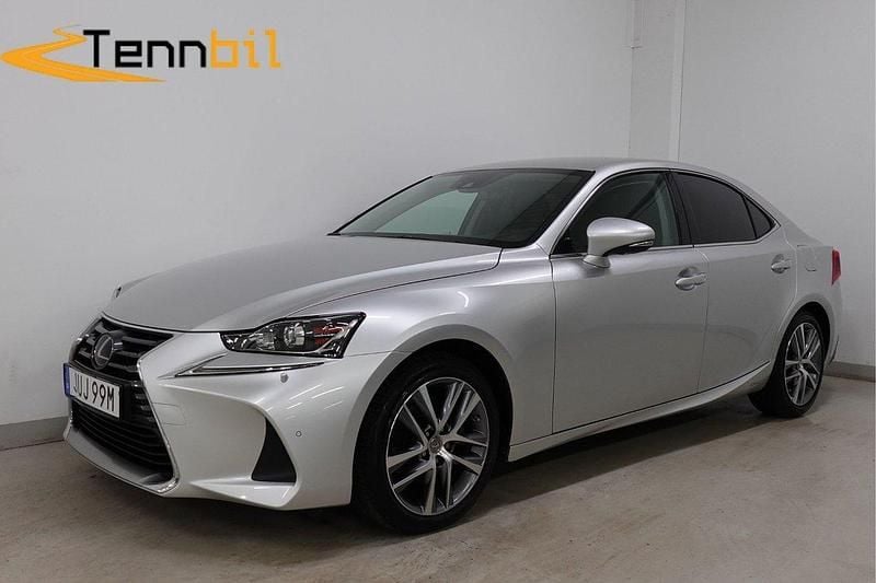 Silver Begagnad 2019 Lexus IS300h Executive Line Sedan | 249 900 kr (Marknadspris) - Bild 1/4