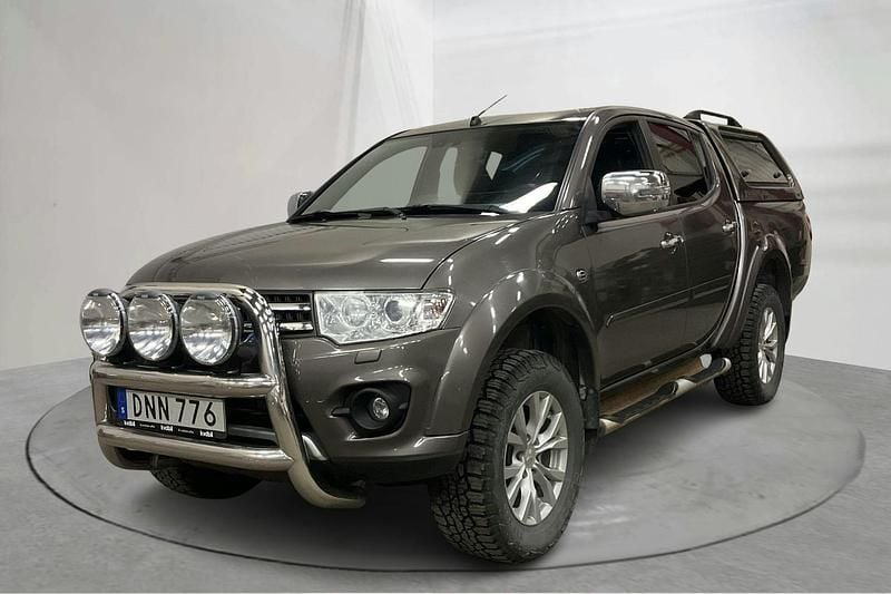 Brun Begagnad 2015 Mitsubishi L200 Pickup | 140 000 kr (Superpris) - Bild 1/4