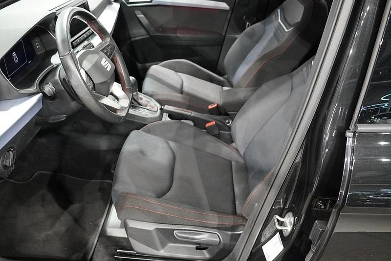 Begagnad Seat Ibiza FR 112 HK (82 kW) 2023 Svart Halvkombi