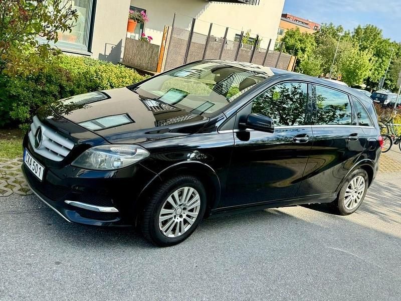 Begagnad Mercedes B200 156 HK (114 kW) 2014 Minibuss