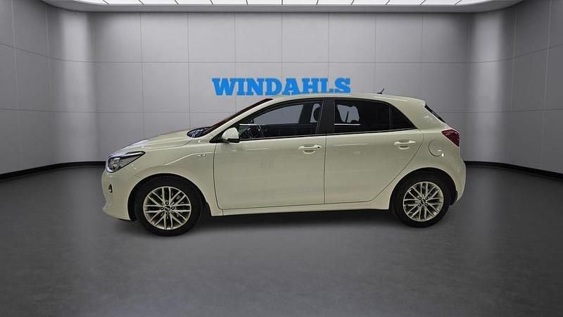 Begagnad Kia Rio Advance 121 HK (88 kW) 2020 Vit Halvkombi