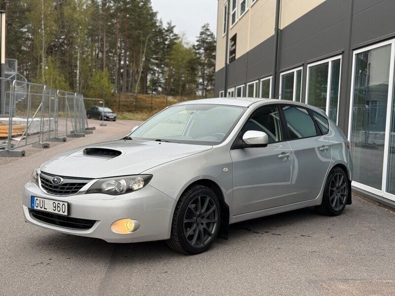 Silver Begagnad 2008 Subaru Impreza Sport Halvkombi | 69 400 kr (Marknadspris) - Bild 1/4