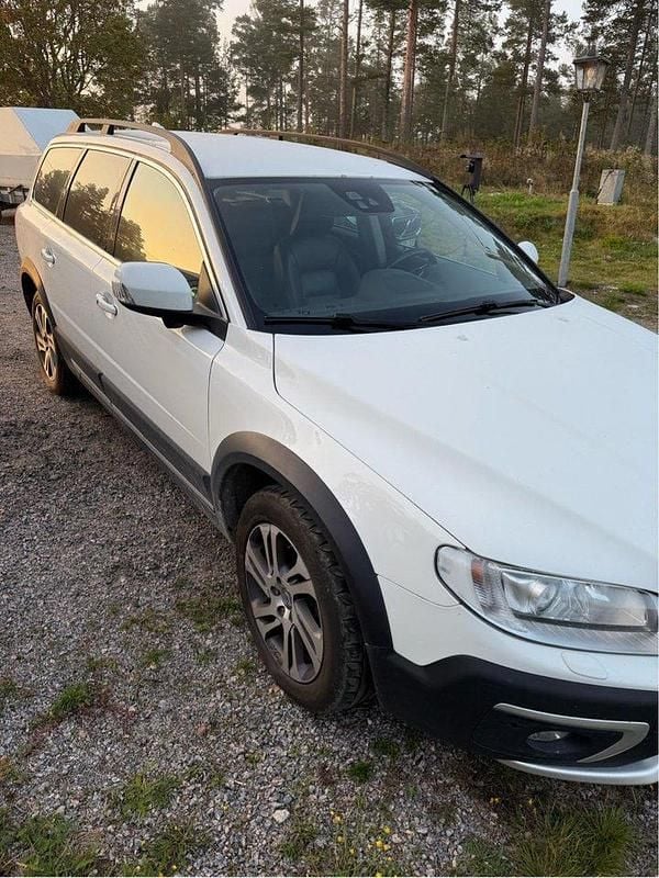 Vit Begagnad 2015 Volvo XC70 SUV | 155 000 kr (Bra pris) - Bild 1/4