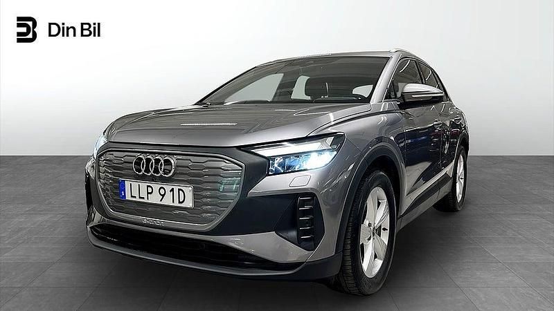 Grå Begagnad 2023 Audi Q4 e-tron Proline SUV | 369 000 kr (Bra pris) - Bild 1/4