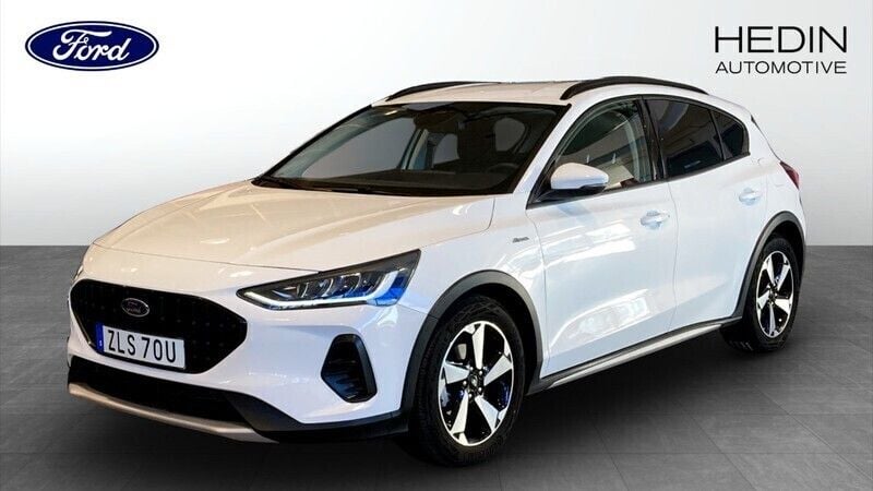 Vit (white) Begagnad 2024 Ford Focus Active Halvkombi | 219 900 kr (Bra pris) - Bild 1/4
