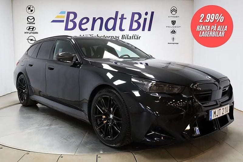 Begagnad BMW M5 Comfort Edition 727 HK (534 kW) 2026 Black sapphire metallic Kombi