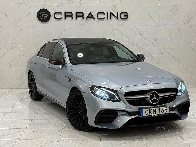 Silver Begagnad 2016 Mercedes E220 Sedan | 239 900 kr (Marknadspris) - Bild 1/4