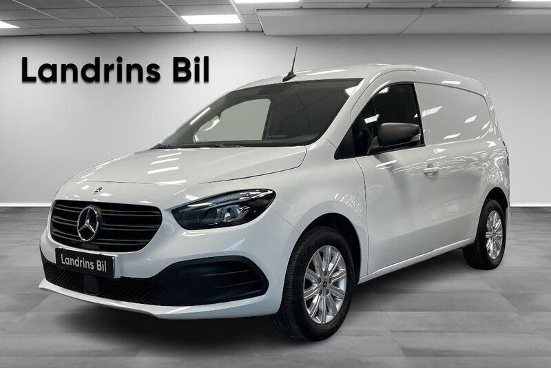 Vit (arktisk vit) Begagnad 2023 Mercedes Citan 112 Edition 1 Van | 299 000 kr (Lite dyr) - Bild 1/4