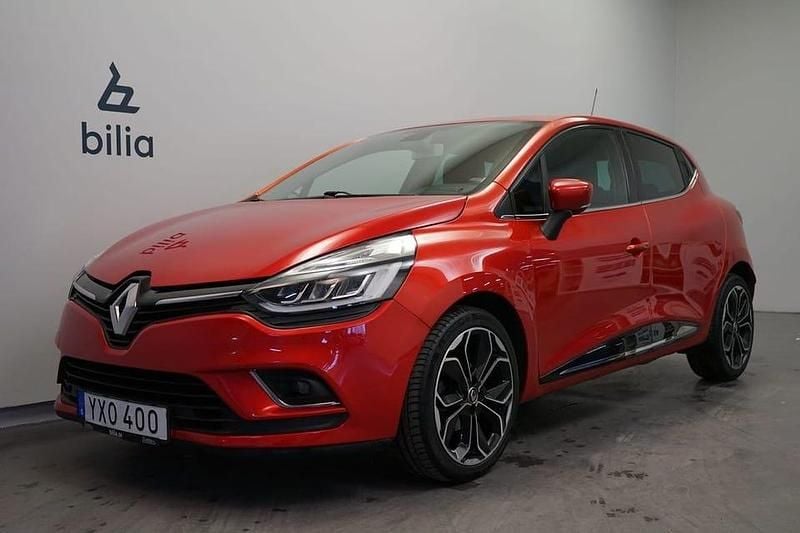 Röd Begagnad 2018 Renault Clio IV Intens Halvkombi | 129 500 kr (Lite dyr) - Bild 1/3