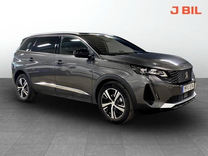 Grå Begagnad 2024 Peugeot 5008 GTi Minibuss | 334 900 kr (Marknadspris) - Bild 1/4