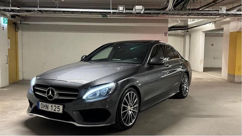 Grå Begagnad 2017 Mercedes C300 AMG line Sedan | 279 000 kr (Marknadspris) - Bild 1/4