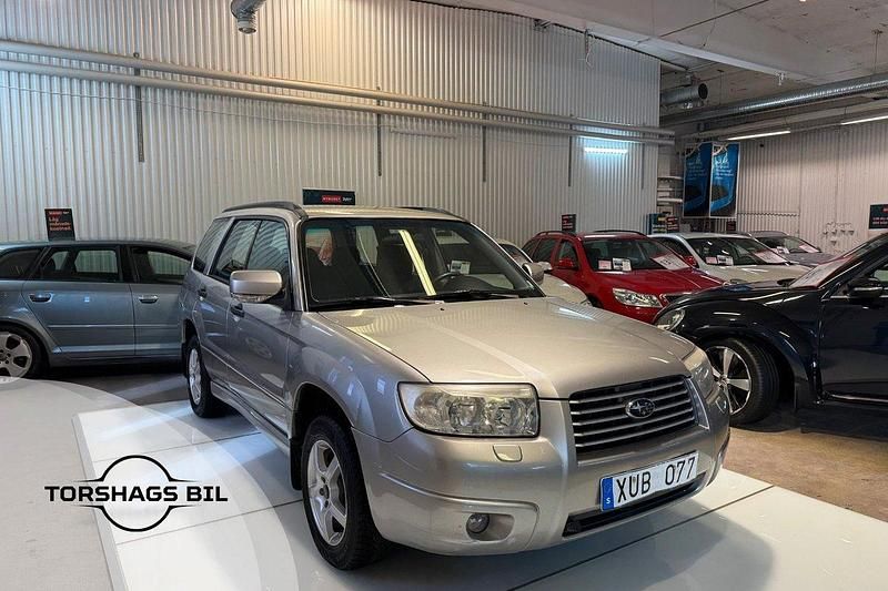 Grå Begagnad 2006 Subaru Forester SUV | 49 900 kr - Bild 1/3