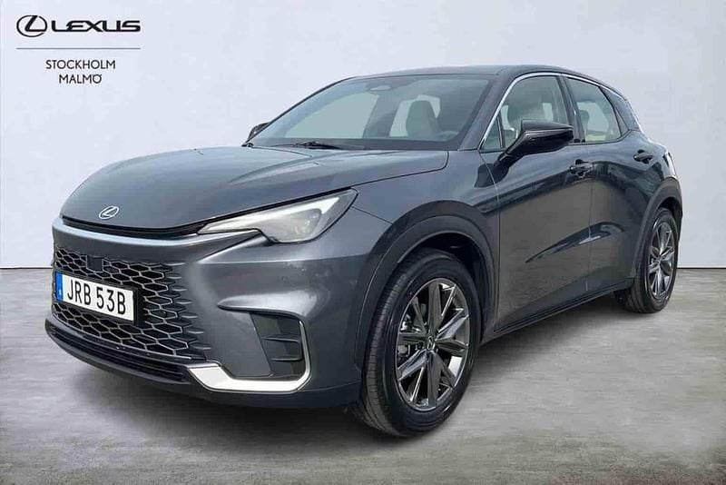 Grå Begagnad 2025 Lexus LBX SUV | 369 000 kr - Bild 1/1