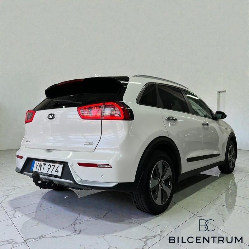 Begagnad Kia Niro Advance 141 HK (103 kW) 2018 Vit SUV