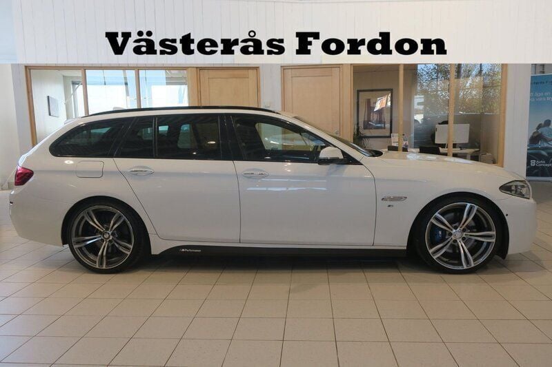 Vit Begagnad 2016 BMW 535 M Sport Kombi | 259 900 kr (Marknadspris) - Bild 1/4