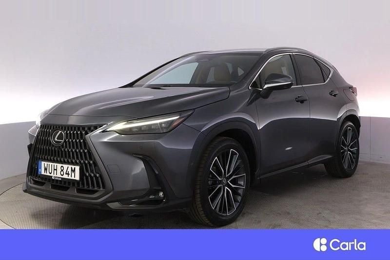 Grå Begagnad 2023 Lexus NX450h+ Luxury Line SUV | 528 900 kr (Bra pris) - Bild 1/4