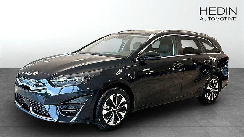 Svart (black) Begagnad 2024 Kia Ceed Sportswagon Advance Kombi | 309 900 kr (Dyr) - Bild 1/4
