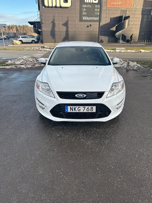 Begagnad 2011 Ford Mondeo Halvkombi | 60 000 kr - Bild 1/4
