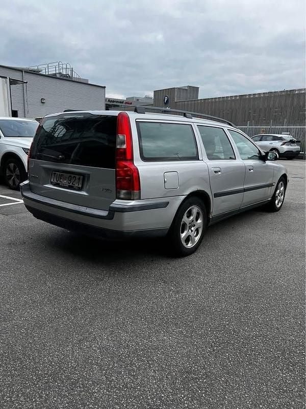 Begagnad 2003 Volvo V70 Kombi | 25 000 kr (Marknadspris) - Bild 1/4