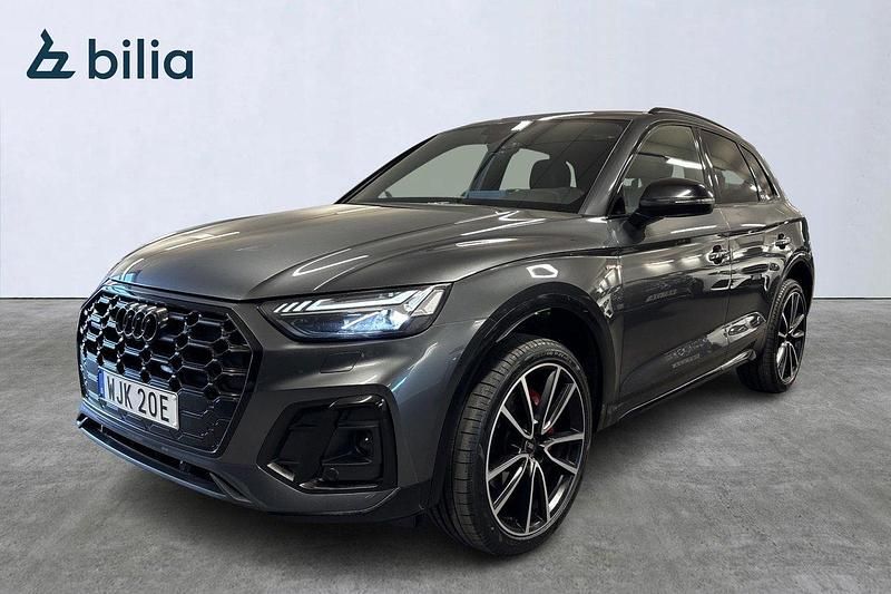 Grå Begagnad 2023 Audi Q5 Competition SUV | 525 900 kr (Dyr) - Bild 1/4
