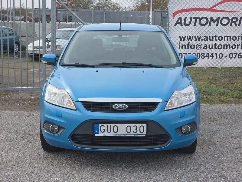Blå Begagnad 2008 Ford Focus Trend Halvkombi | 29 900 kr (Marknadspris) - Bild 1/4