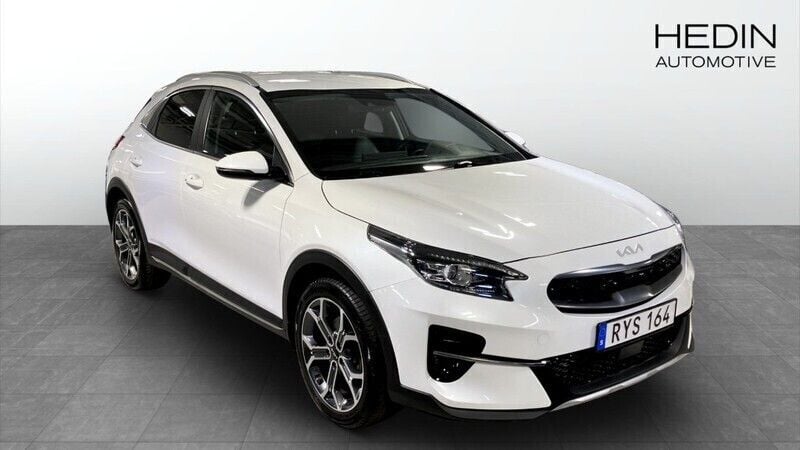 Vit (white) Begagnad 2022 Kia XCeed Advance SUV | 259 900 kr (Marknadspris) - Bild 1/4