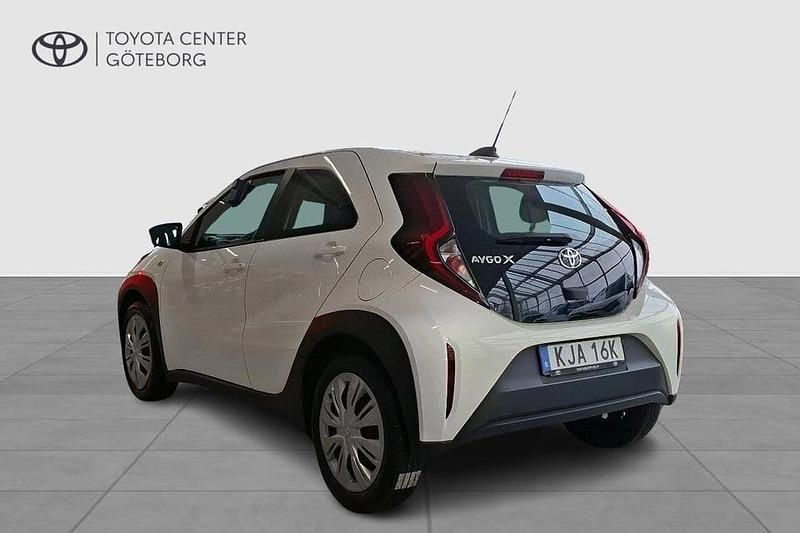 Begagnad Toyota Aygo X Play 72 HK (52 kW) 2023 Vit SUV