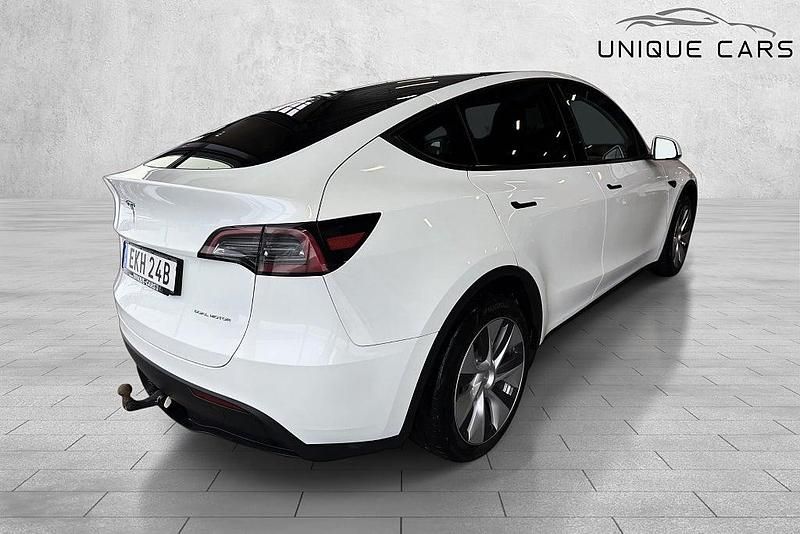 Begagnad Tesla Model Y Long Range AWD 378 kW (514 HK) 2023 Vit SUV