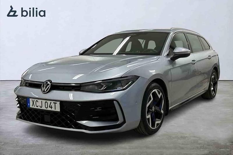 Silver Begagnad 2025 VW Passat Kombi | 429 000 kr - Bild 1/1