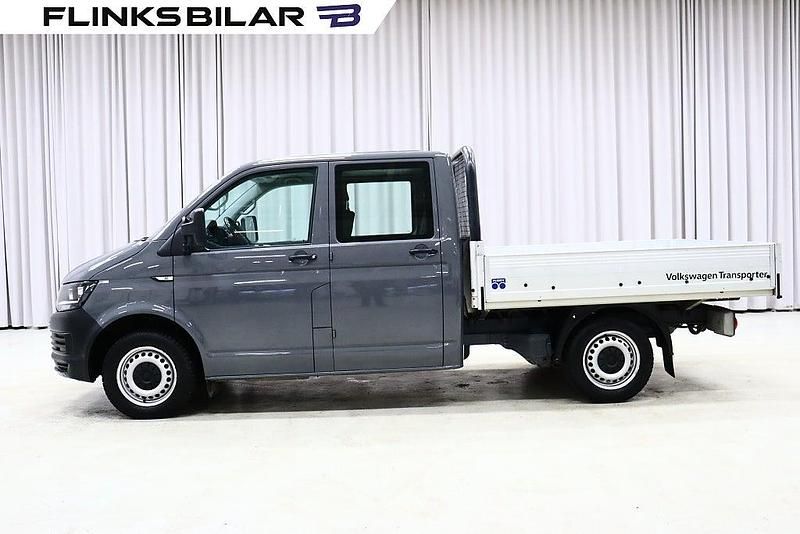 Grå Begagnad 2017 VW Transporter Van | 198 750 kr (Dyr) - Bild 1/4