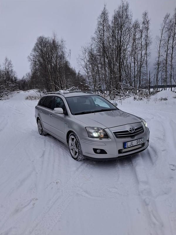 Begagnad Toyota Avensis 177 HK (130 kW) 2007 Kombi