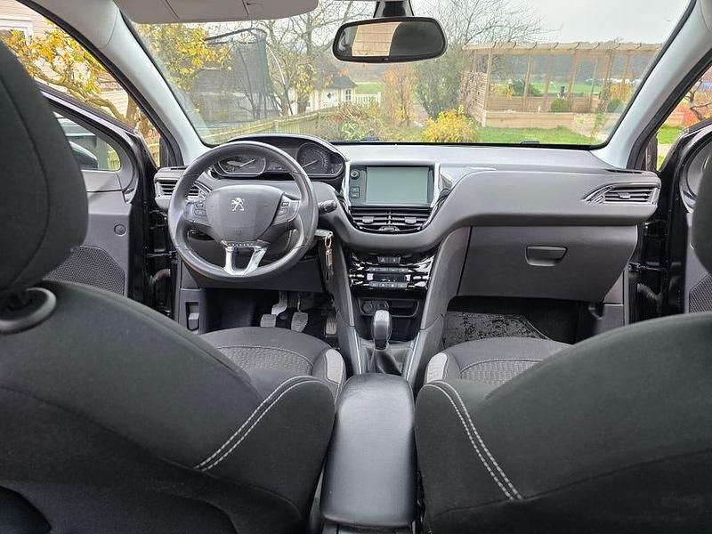 Begagnad Peugeot 208 82 HK (60 kW) 2016 Halvkombi