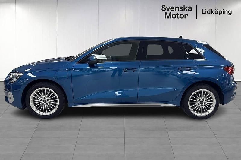 Begagnad Audi A3 207 HK (152 kW) 2023 Blå Sedan