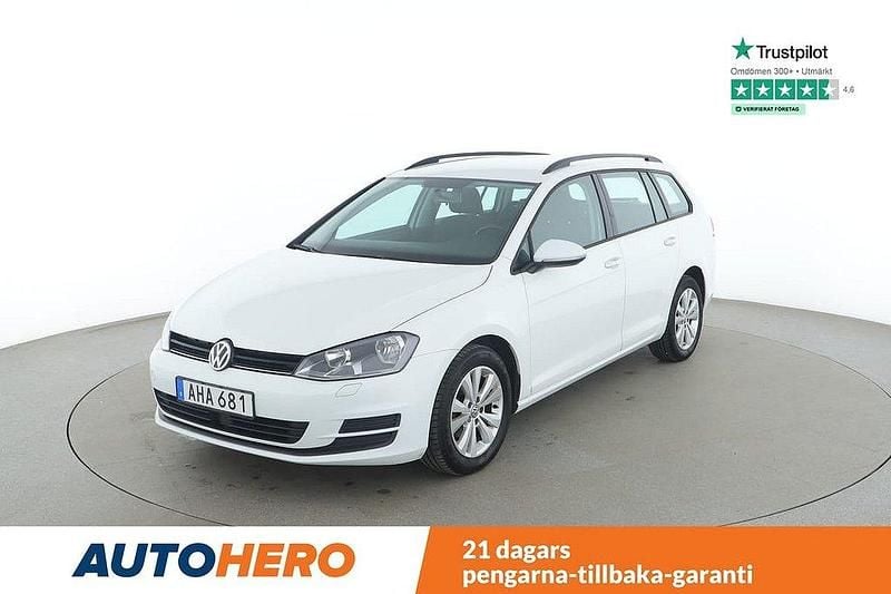 Vit Begagnad 2014 VW Golf VII Comfortline Kombi | 94 000 kr (Marknadspris) - Bild 1/4