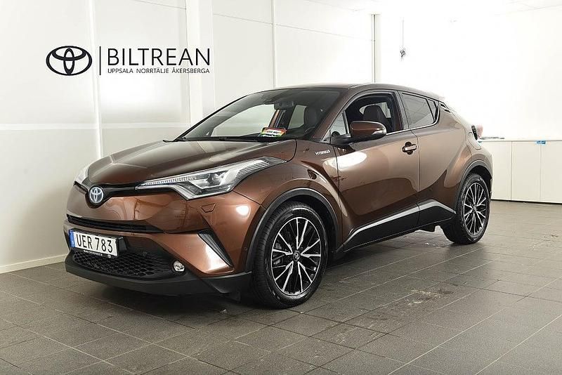 Begagnad Toyota C-HR Executive 122 HK (89 kW) 2017 Brun SUV