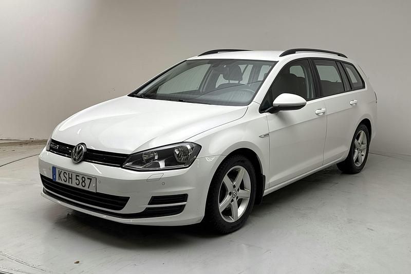 Vit Begagnad 2016 VW Golf VII | 115 000 kr (Marknadspris) - Bild 1/4