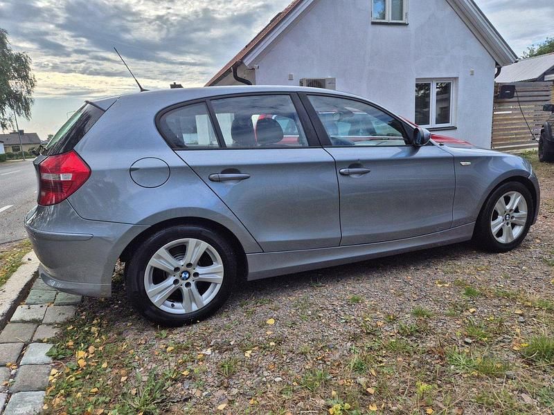 Begagnad BMW 118 Advantage 143 HK (105 kW) 2008 Blå Halvkombi