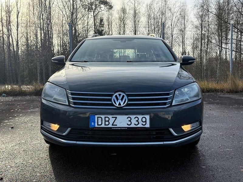 Begagnad VW Passat 150 HK (110 kW) 2011 Grå Kombi