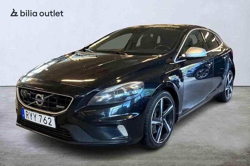 Svart Begagnad 2015 Volvo V40 R-Design Kombi | 139 900 kr (Marknadspris) - Bild 1/1